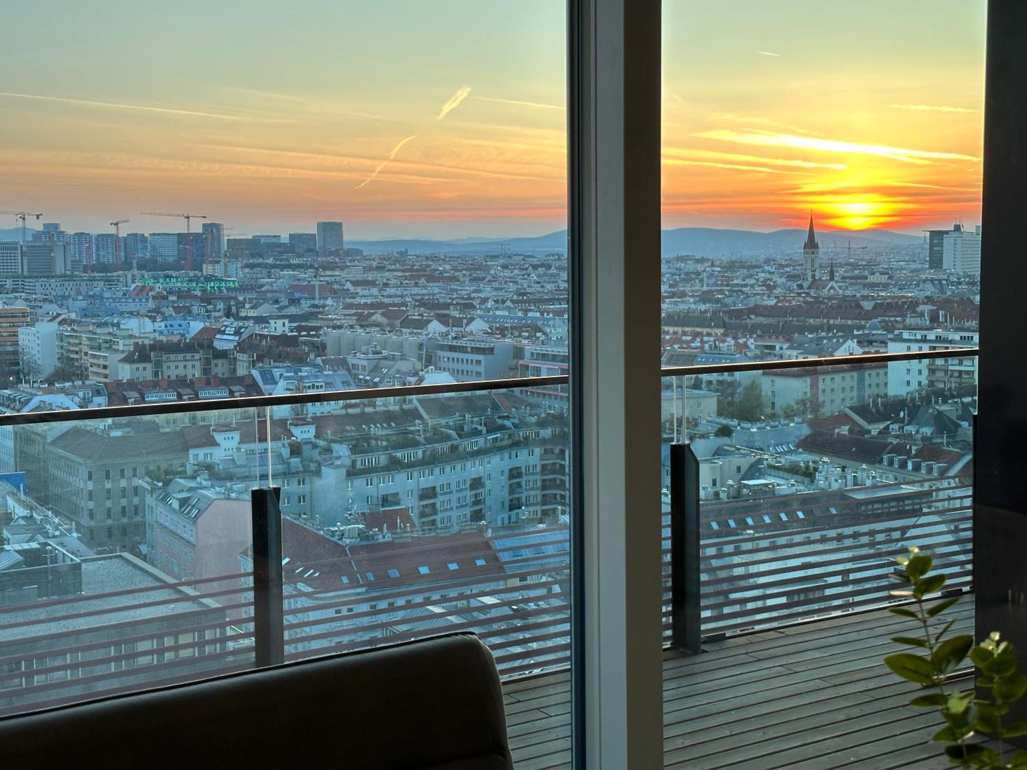 Panorama Sky Apartment I Rooftop Pool I Metro Station Vienna Luaran gambar