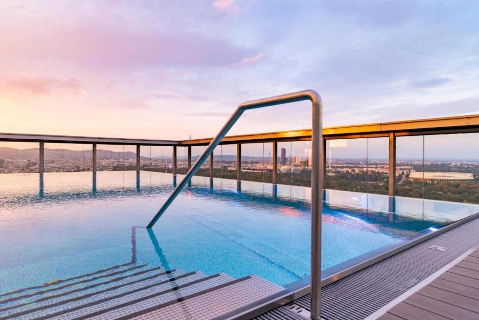 Panorama Sky Apartment I Rooftop Pool I Metro Station Vienna Luaran gambar