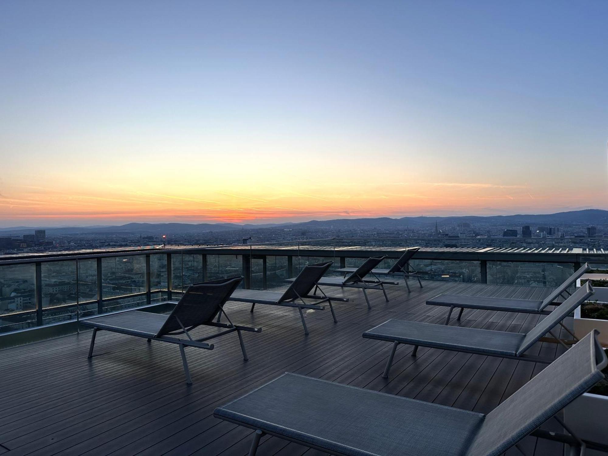 Panorama Sky Apartment I Rooftop Pool I Metro Station Vienna Luaran gambar