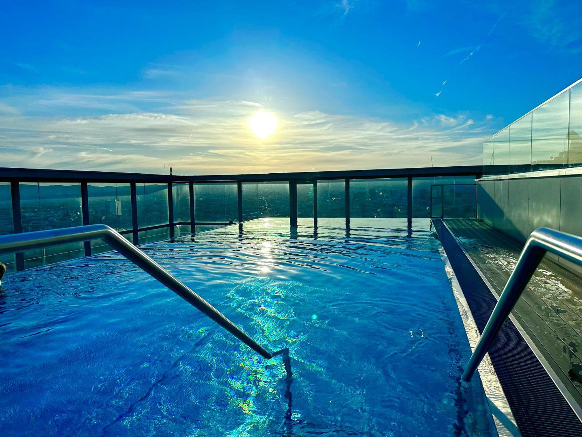 Panorama Sky Apartment I Rooftop Pool I Metro Station Vienna Luaran gambar