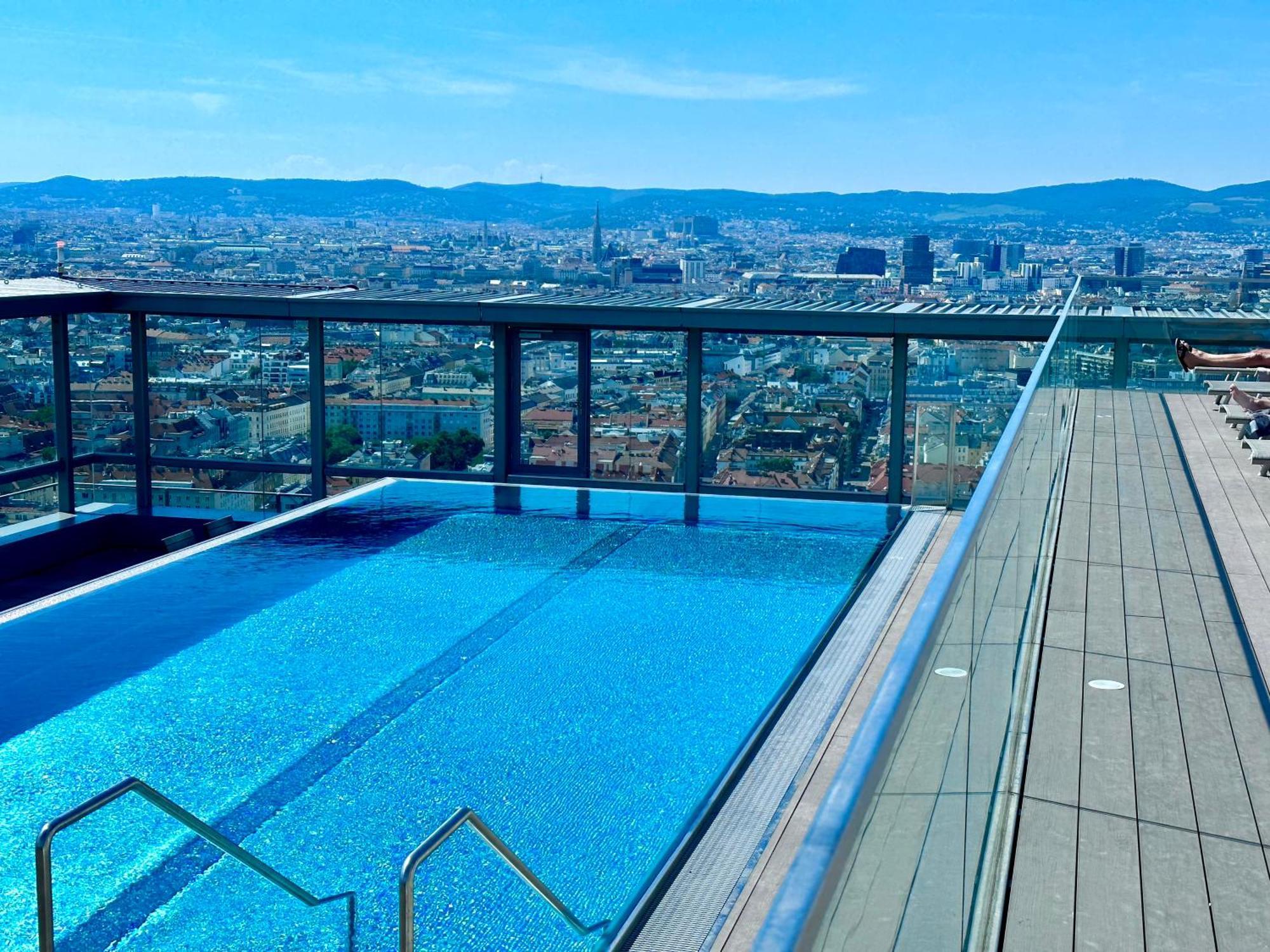 Panorama Sky Apartment I Rooftop Pool I Metro Station Vienna Luaran gambar